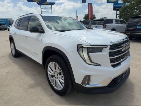 Certified 2026 GMC Acadia Elevation w/ Elevation Premium Package FWD image 2