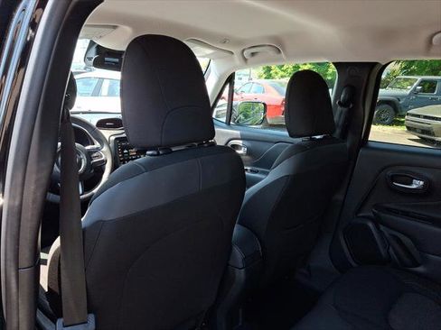 Certified 2023 Jeep Renegade Latitude AWD/4WD image 21