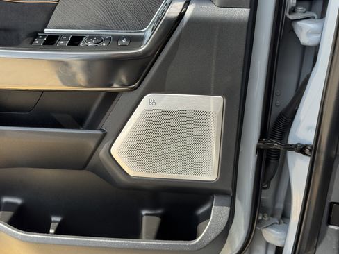 Used 2024 Ford F250 Platinum image 32