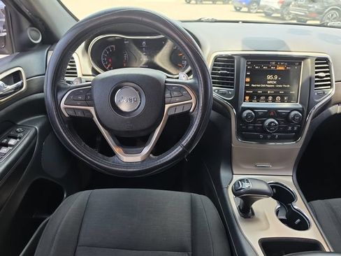 Used 2015 Jeep Grand Cherokee Laredo w/ Quick Order Package 23E AWD/4WD image 10