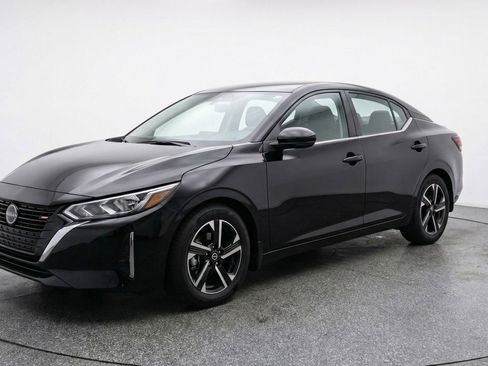 Used 2025 Nissan Sentra SV FWD image 3