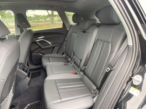 Used 2025 Audi Q5 Premium w/ Convenience Package AWD/4WD image 12