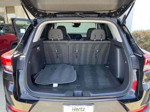 Used 2025 Chevrolet TrailBlazer LT w/ Driver Confidence Package AWD/4WD image 30