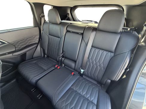 New 2026 Mitsubishi Outlander SE image 17