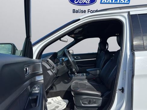 Used 2018 Ford Explorer XLT w/ Equipment Group 202A image 9
