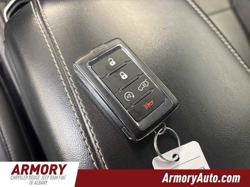 Used 2023 Jeep Grand Cherokee Limited image 16