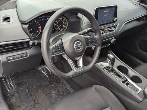 Used 2020 Nissan Altima 2.5 S image 4