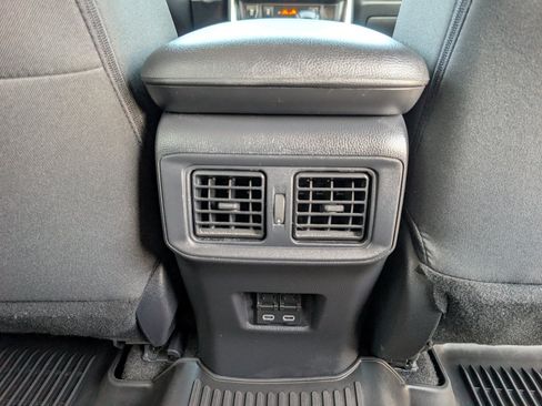 Used 2025 Toyota RAV4 XLE AWD/4WD image 7