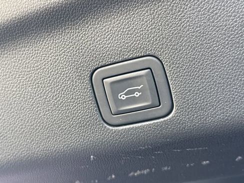 Used 2025 GMC Yukon Denali AWD/4WD image 31