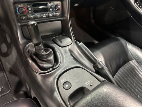 Used 2001 Chevrolet Corvette Z06 w/ Memory Pkg image 14