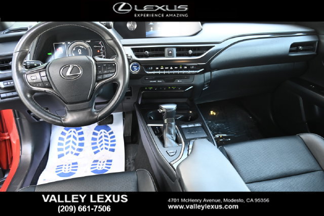 Used 2019 Lexus UX 250h AWD/4WD image 16