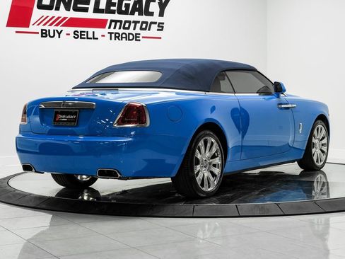 Used 2021 Rolls-Royce Dawn RWD image 8