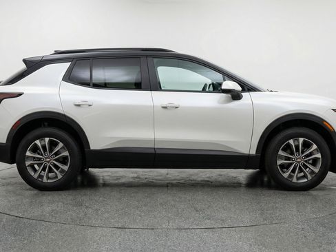 Used 2025 Chevrolet Equinox LT FWD image 11