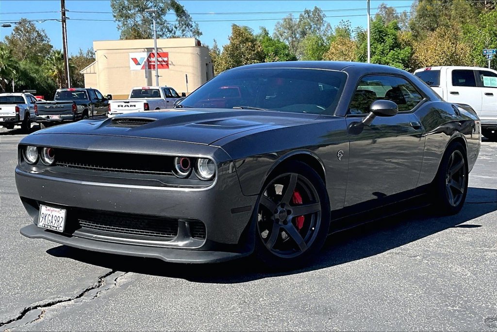 Used 2016 Dodge Challenger SRT Hellcat RWD image 2