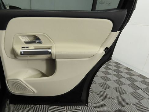 Certified 2023 Mercedes-Benz GLB 250 image 27