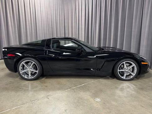 Used 2013 Chevrolet Corvette Coupe w/ 2LT Preferred Equipment Group RWD image 4