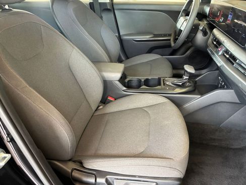 Used 2025 Kia K4 FWD image 35