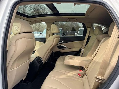 Used 2024 Acura RDX SH-AWD image 12