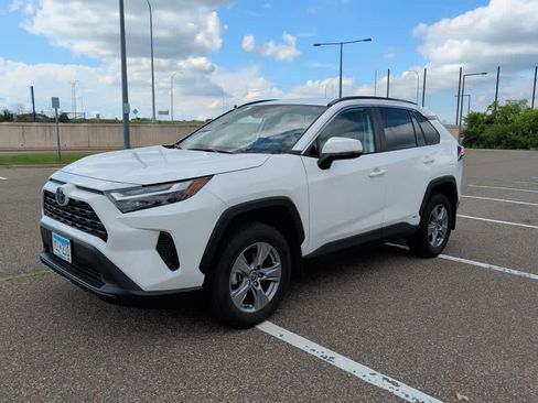 Used 2022 Toyota RAV4 XLE w/ XLE Grade Weather Package AWD/4WD image 2
