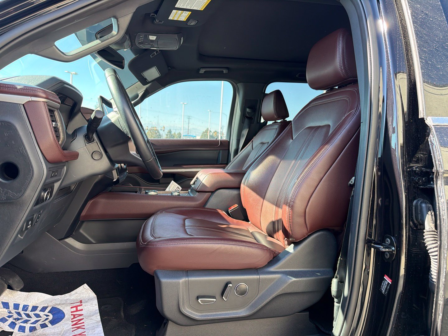 Used 2024 Ford Expedition Limited AWD/4WD image 5