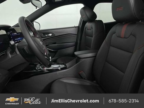 Certified 2025 Chevrolet Trax RS w/ Sunroof Package FWD image 19
