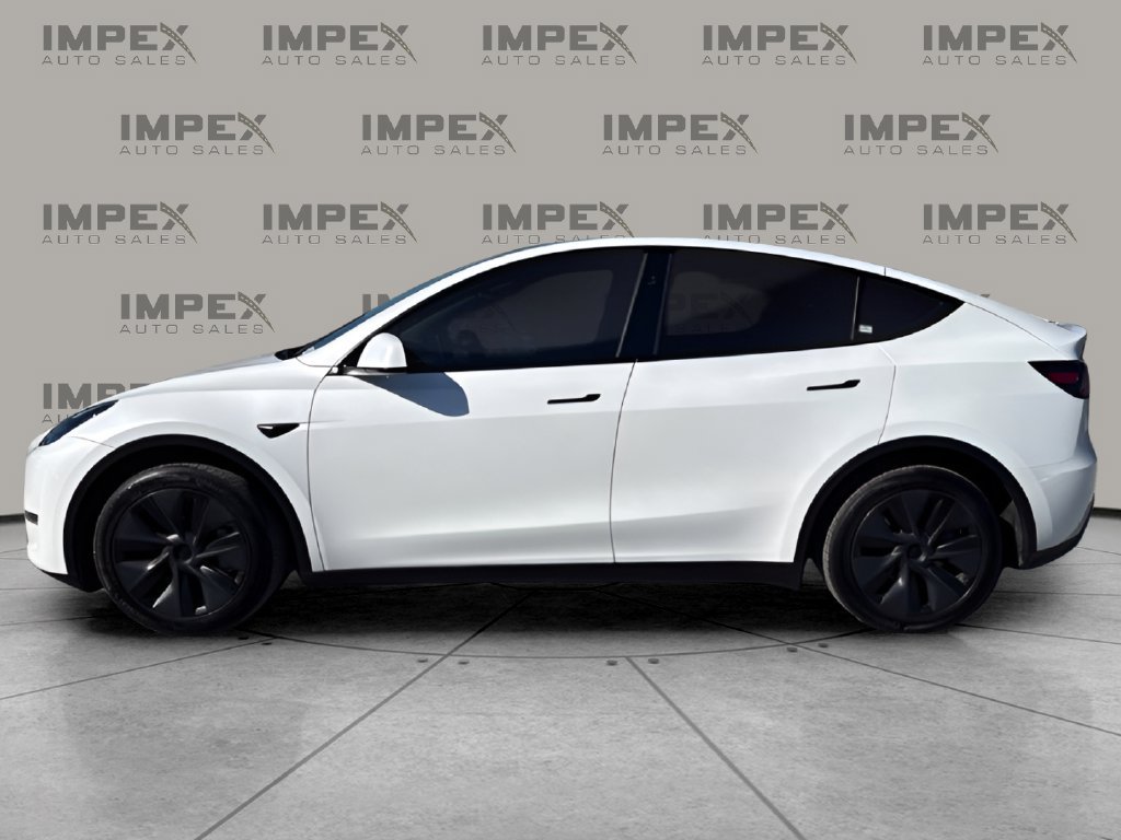 Used 2025 Tesla Model Y Long Range AWD/4WD image 2
