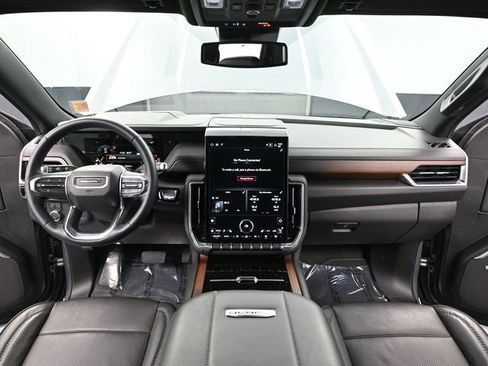 Used 2025 GMC Yukon Denali image 28