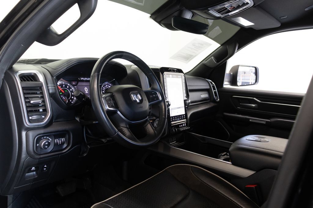 Used 2023 RAM 1500 Laramie AWD/4WD image 18