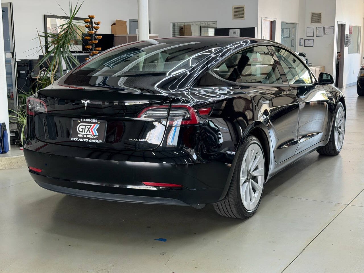 Used 2022 Tesla Model 3 Long Range AWD/4WD image 2