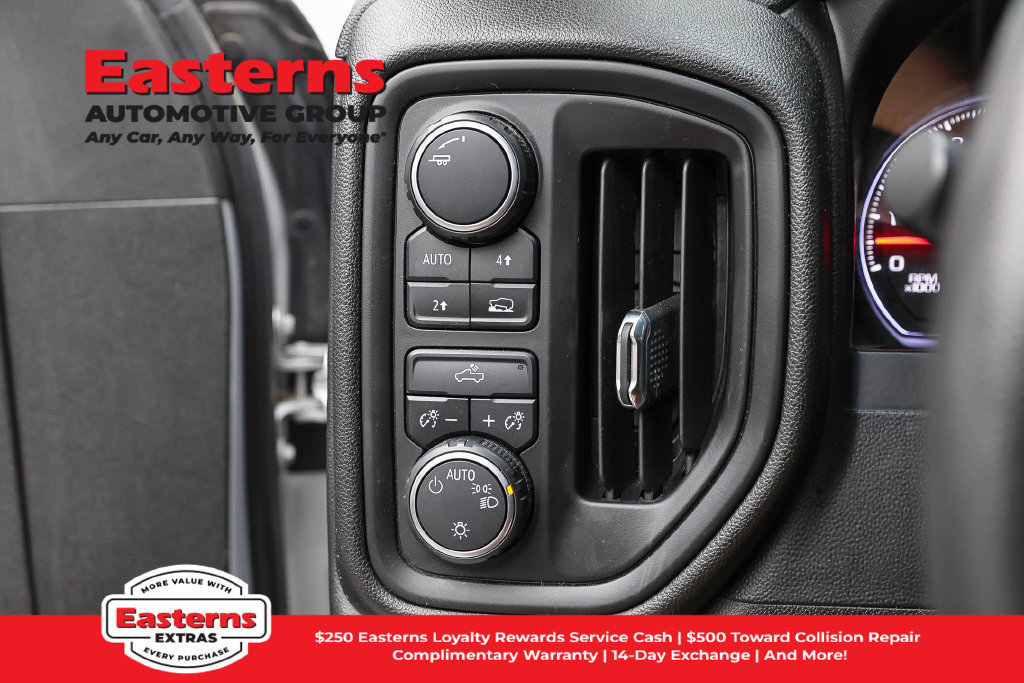 Used 2019 Chevrolet Silverado 1500 Custom w/ Custom Value Package AWD/4WD image 19