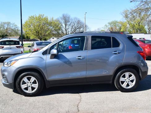 Used 2019 Chevrolet Trax LT w/ LT Convenience Package FWD image 9