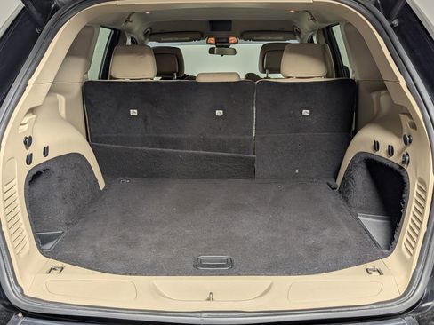 Used 2019 Jeep Grand Cherokee Laredo image 30