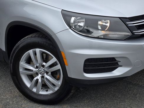 Used 2012 Volkswagen Tiguan LE FWD image 9