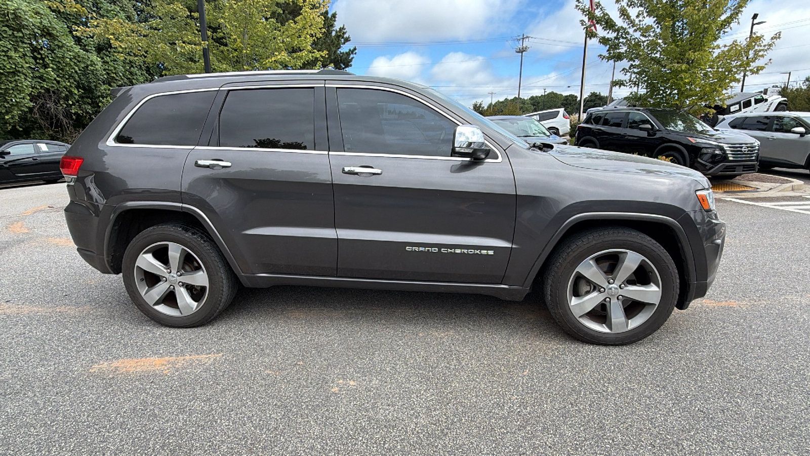 Used 2014 Jeep Grand Cherokee Overland w/ Advanced Technology Group RWD image 7