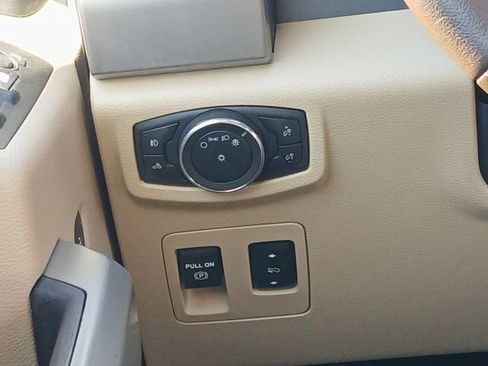 Used 2020 Ford F150 Lariat image 12