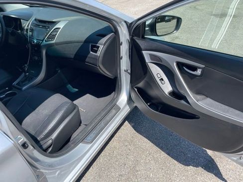 Used 2014 Hyundai Elantra Limited w/ Option Group 03 FWD image 14