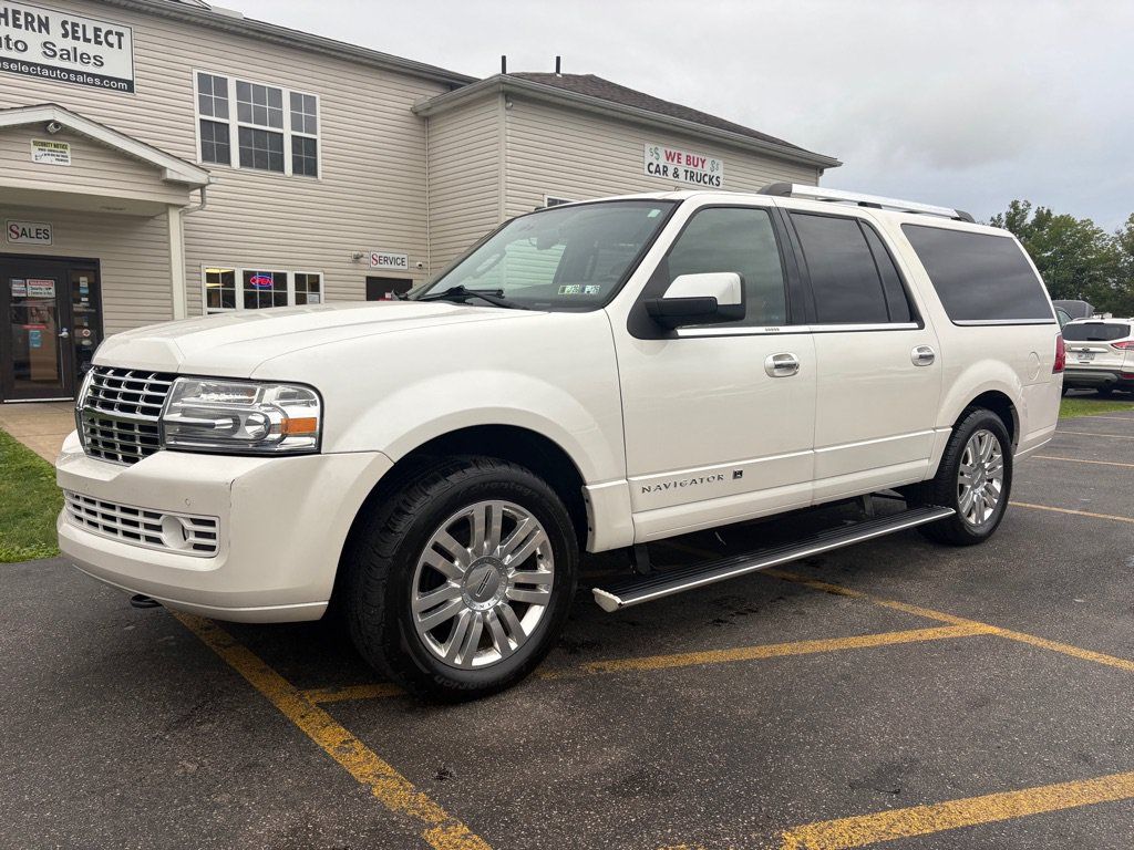 Used 2014 Lincoln Navigator L 4WD w/ Equipment Group 101A image 2