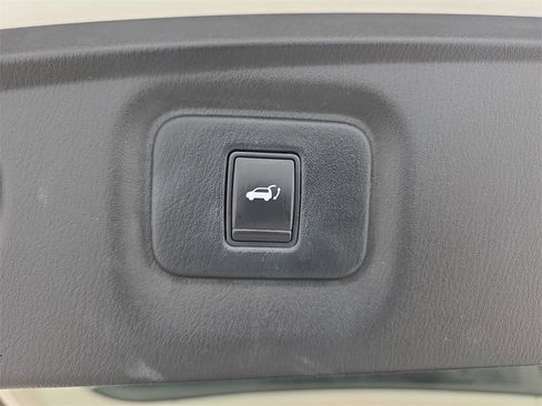 Used 2019 INFINITI QX60 Luxe w/ Essential Package image 36