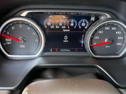 Used 2021 Chevrolet Tahoe Z71 w/ Z71 Off-Road Package AWD/4WD image 9