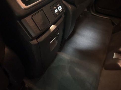 Used 2024 Subaru Ascent Premium w/ Convenience Package image 52