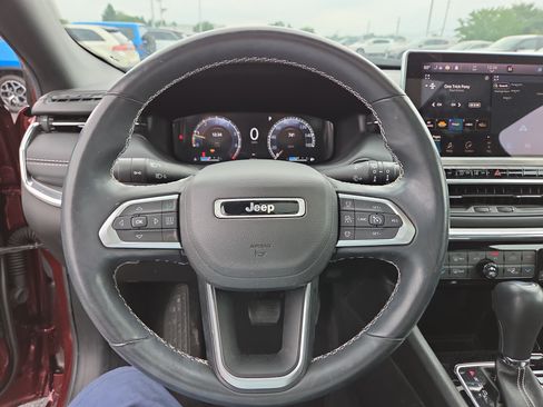Certified 2022 Jeep Compass High Altitude AWD/4WD image 3