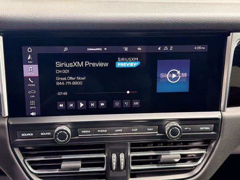 Certified 2021 Porsche Macan image 31