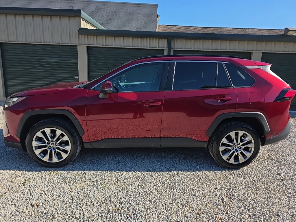 Certified 2022 Toyota RAV4 XLE Premium AWD/4WD image 3