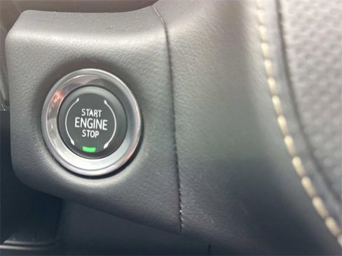 Used 2024 GMC Yukon SLT image 38