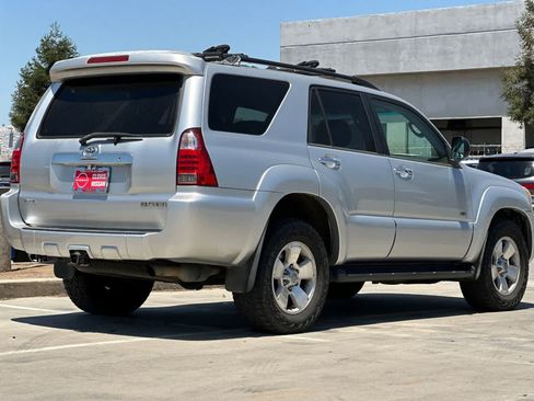 Used 2006 Toyota 4Runner SR5 RWD image 3