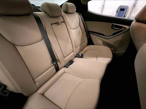 Used 2016 Hyundai Elantra SE image 27