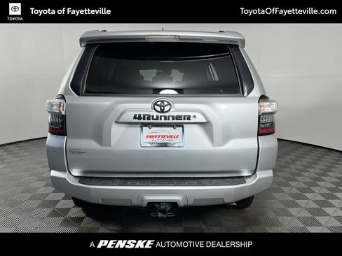 Used 2020 Toyota 4Runner SR5 AWD/4WD image 13