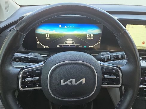 Used 2022 Kia Carnival SX Prestige FWD image 24