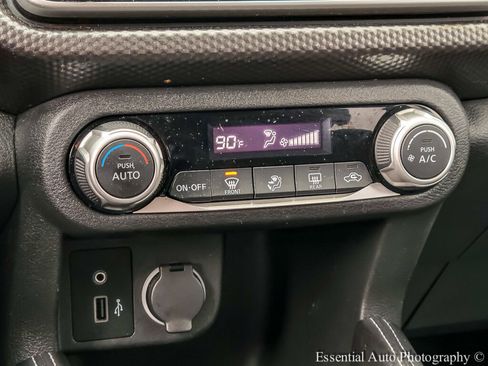 Used 2020 Nissan Kicks SV image 22