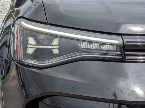 Certified 2025 Volkswagen Taos S AWD/4WD image 10